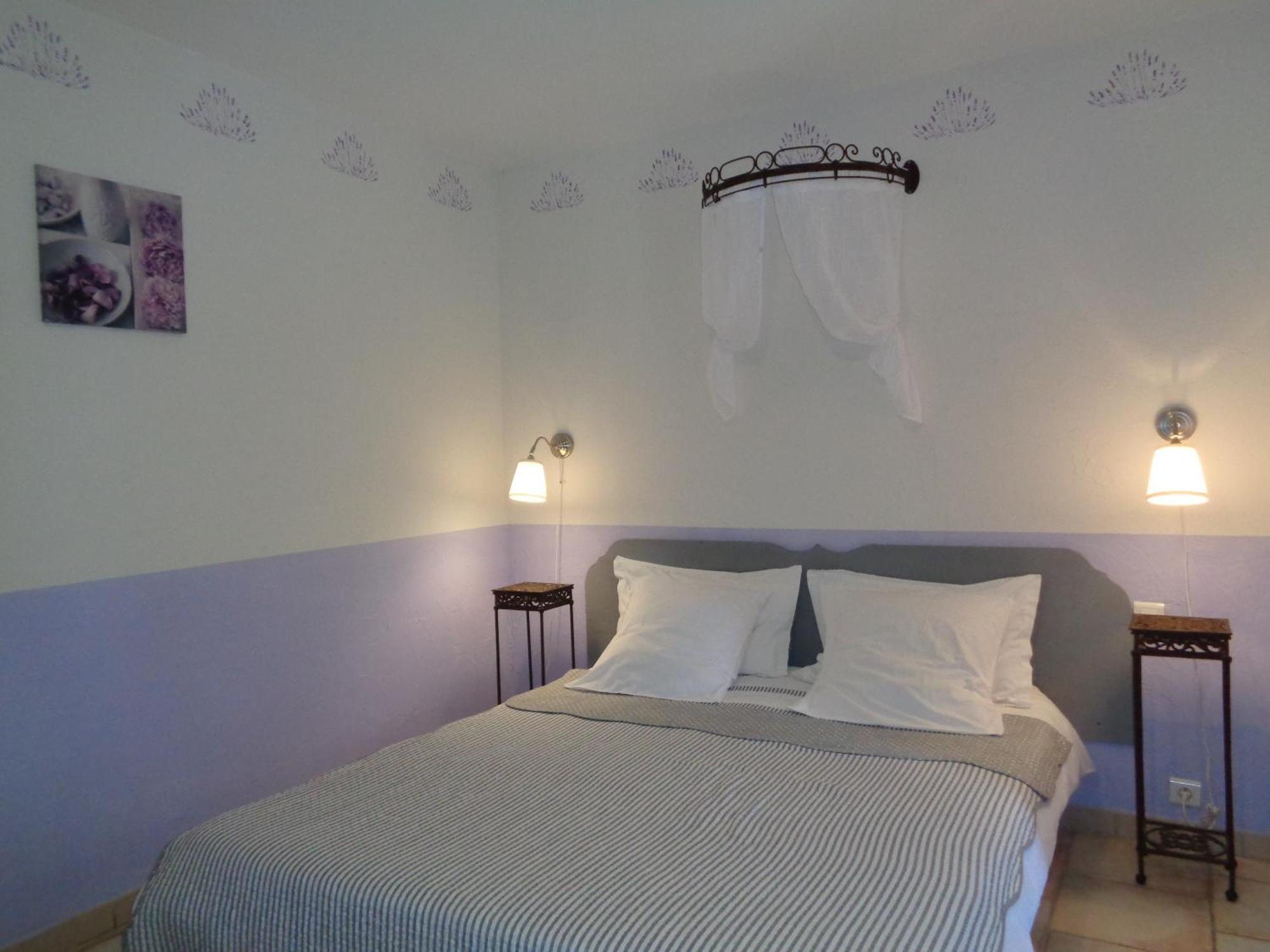 Bed & Breakfast Clos Des Lavandes - Et De Charme Climatisees-luberon Lacoste (Vaucluse)