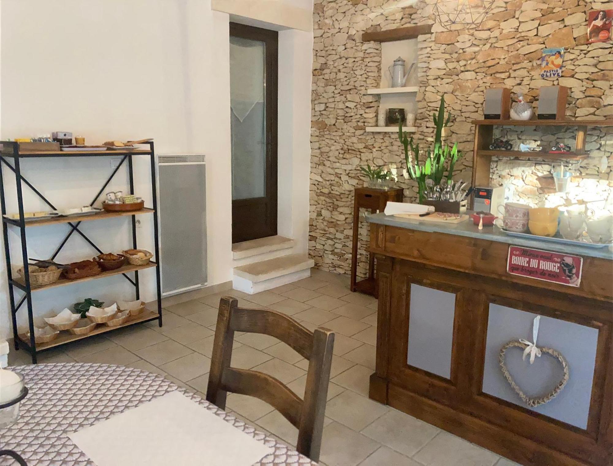 Clos Des Lavandes - Et De Charme Climatisees-luberon Bed & Breakfast 3*
