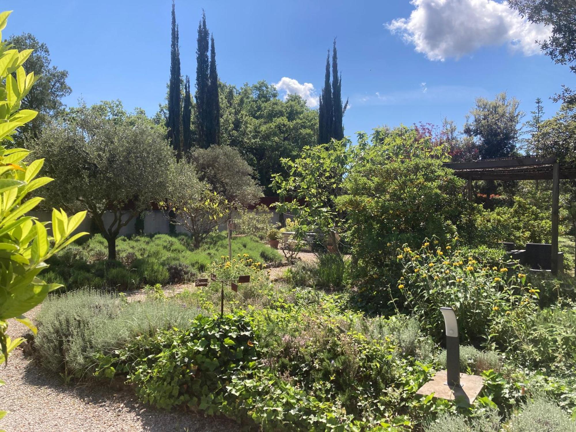 Bed & Breakfast Clos Des Lavandes - Et De Charme Climatisees-luberon Lacoste (Vaucluse)